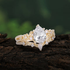Art Nouveau 5-Prong Pear Cut Moissanite Ring