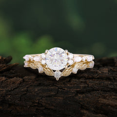 Vintage Botanical 4-Prong Round Cut Moissanite Ring