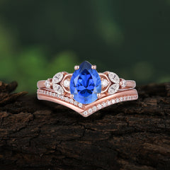 Luxurious Vintage-Inspired 4-Prong Tear-Cut Sapphire Engagement Ring Set