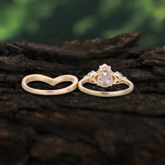 Luxurious Vintage-Inspired 4-Prong Tear-Cut Moissanite Engagement Ring Set