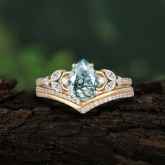 Luxurious Vintage-Inspired 4-Prong Tear-Cut Natural Moss Agate Engagement Ring Set