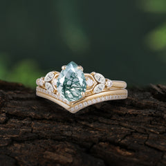 Luxurious Vintage-Inspired 4-Prong Tear-Cut Natural Moss Agate Engagement Ring Set