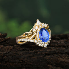 Elegant Pear-Cut 3 Prong Sapphire Engagement Ring Set