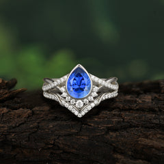Ultra Luxurious Vintage Pear-Cut Sapphire Ring Set