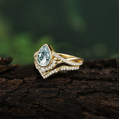 Ultra Luxurious Vintage Pear-Cut Natural Moss Agate Ring Set