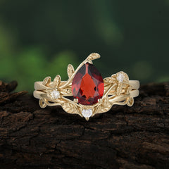 Elegant 3 - Prong Pear - Cut Garnet Stackable Ring Ensemble
