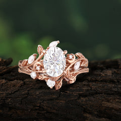 1.15 CT Delicate Leaf Accented 4 Prong Oval Shaped Moissanite Ring Sets