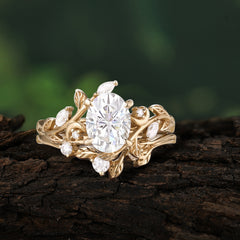 1.15 CT Delicate Leaf Accented 4 Prong Oval Shaped Moissanite Ring Sets