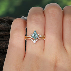 Classic Retro Luxury 4-Prong Kite-Cut Natural Moss Agate Stackable Ring Set