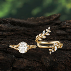 Delicate Leaf Embellished 4 - Prong Oval - Cut Moissanite Ring Sets