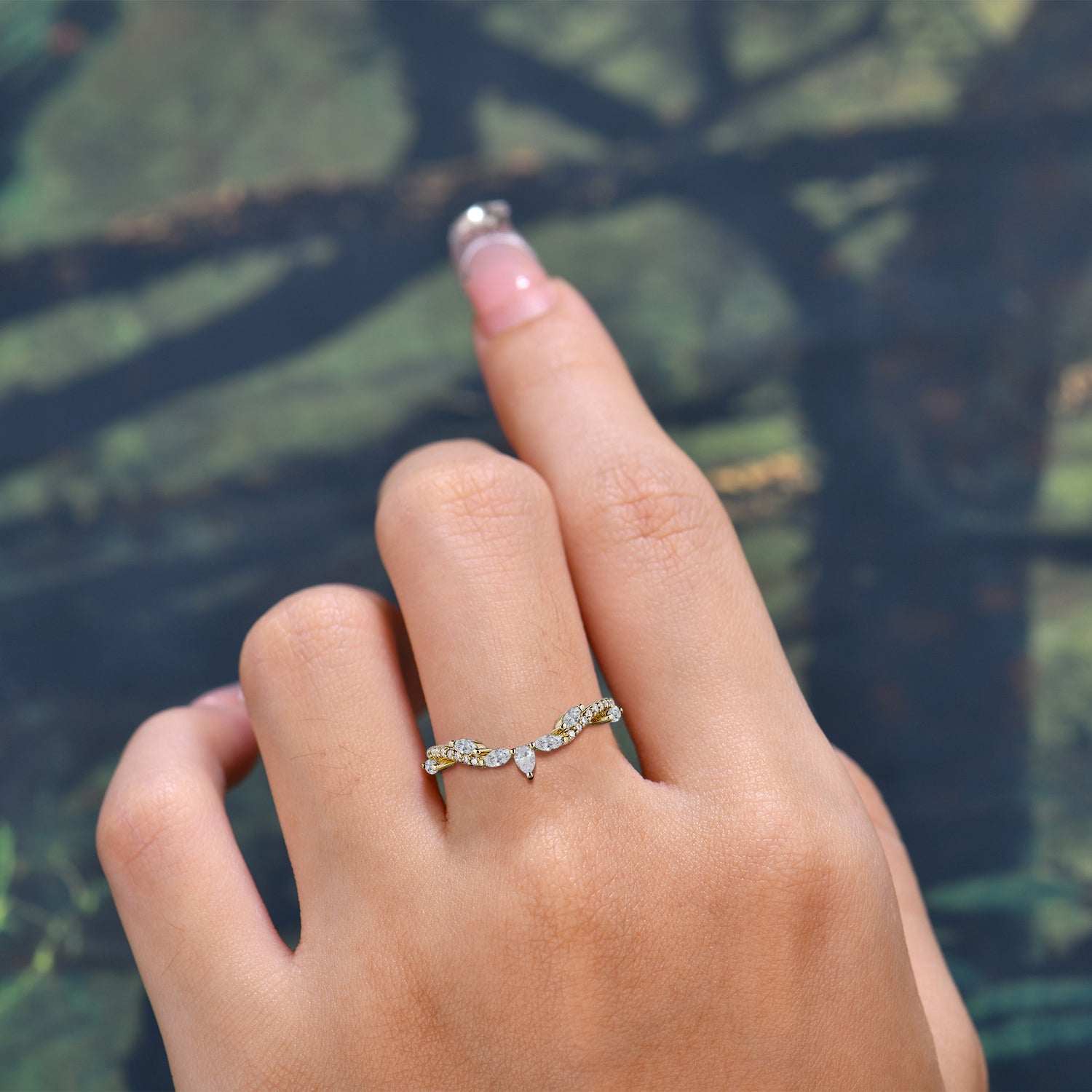 Vintage Vine Moissanite Curved Wedding Ring