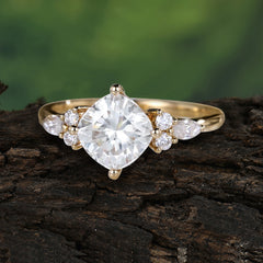 Classic Elegant 4-Prong Princess Cut Moissanite Engagement Ring
