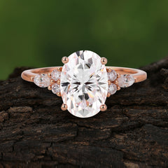 Sophisticated 4-Prong Oval Cut Moissanite Engagement Ring