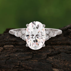 Sophisticated 4-Prong Oval Cut Moissanite Engagement Ring
