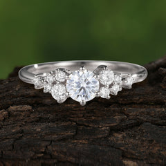 Classic 6-Prong Round Cut Moissanite Engagement Ring