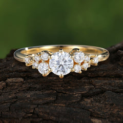 Classic 6-Prong Round Cut Moissanite Engagement Ring