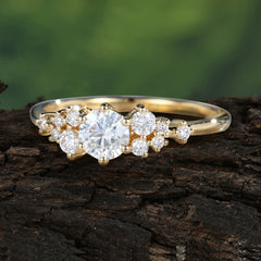 Classic 6-Prong Round Cut Moissanite Engagement Ring