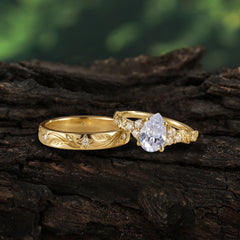 Nature-Inspired Vintage 4-Prong Pear Cut Moissanite Bridal Set