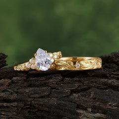 Nature-Inspired Vintage 4-Prong Pear Cut Moissanite Bridal Set