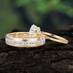 Exquisite 4-Prong Pear Cut Moissanite Engagement Ring Set