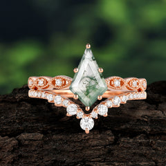 Luxury Vintage 6-Prong Kite-Cut Natural Moss Agate Engagement Ring
