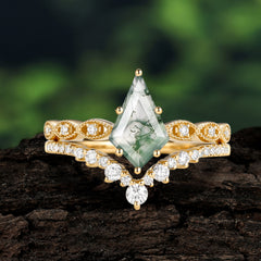 Luxury Vintage 6-Prong Kite-Cut Natural Moss Agate Engagement Ring