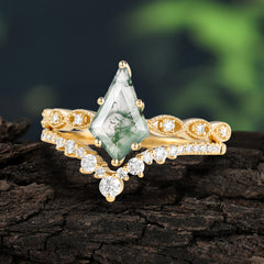 Luxury Vintage 6-Prong Kite-Cut Natural Moss Agate Engagement Ring