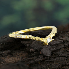 4 Prong Kite Cut Exquisite Minimalist Moissanite Engagement Ring